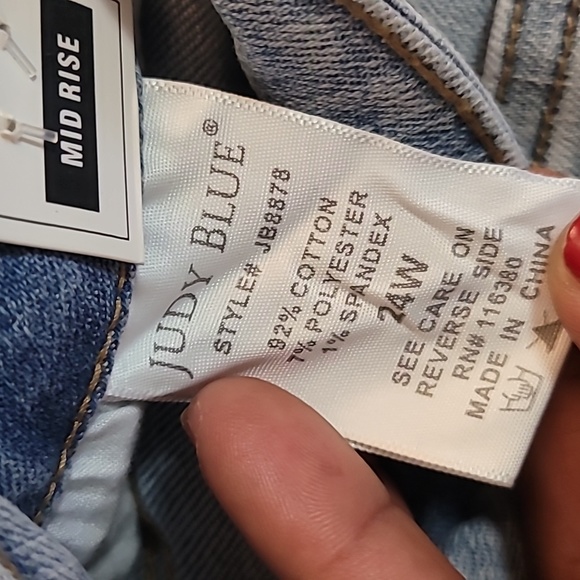 Judy Blue Distressed Boyfriend Fit Mid Rise Denim Jeans Size 24W - Picture 9 of 9